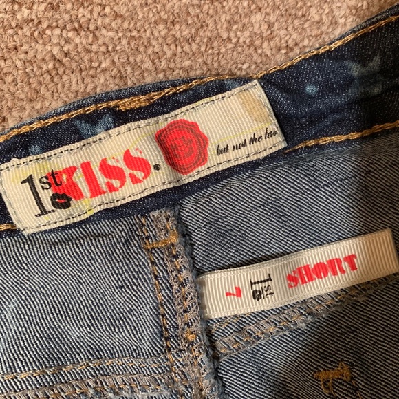 Brand New! 1st Kiss Star Denim Mini Shorts - Picture 3 of 5